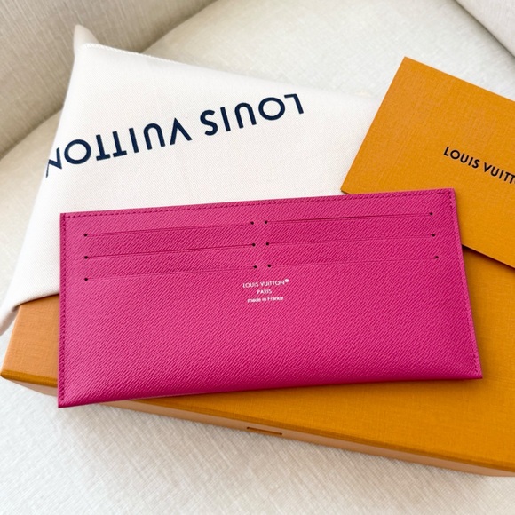 LOUIS VUITTON 2025 Canvas Credit Card Holder / Pondichery Pink - Picture 1 of 8